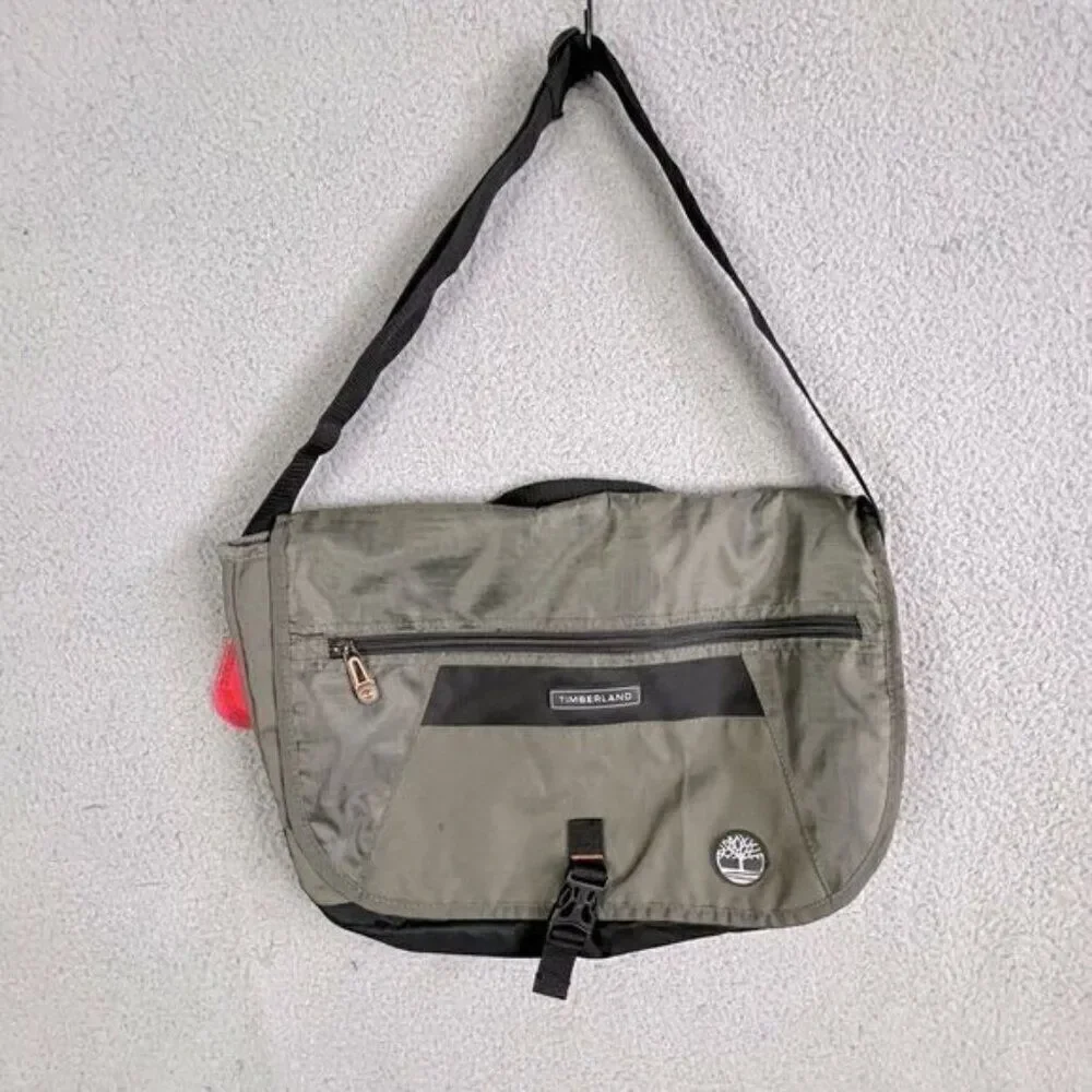 TIMBERLAND ROUTE 4 MESSENGER BAG MOUNTAIN GREEN